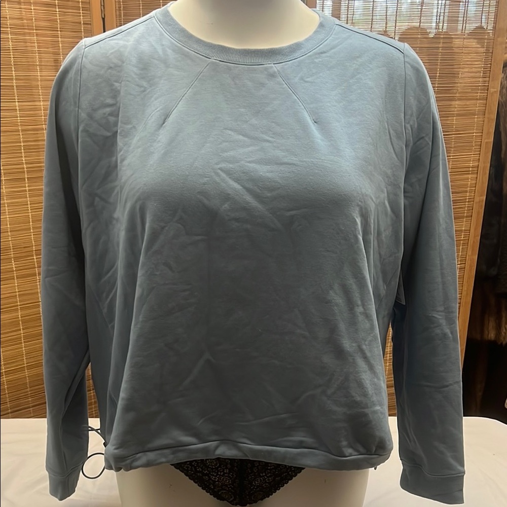 NWT! Torrid Dusty Blue Mountain Spring Bungee Super Soft Fleece Sweatshirt 22-24